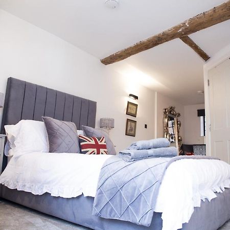 The Penthouse At Mercers Croft Стратфорд на Ейвън Екстериор снимка